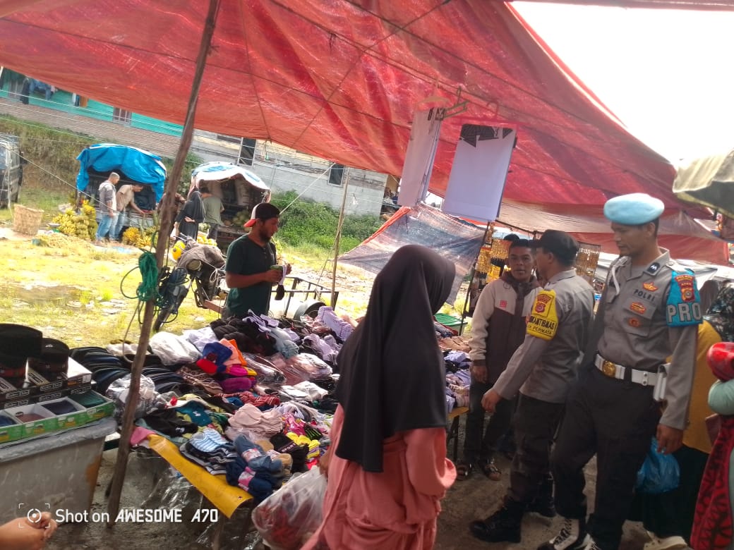 Cegah Gangguan Keamanan, Personel Polsek Permata Laksanakan Patroli di Pasar Buntul